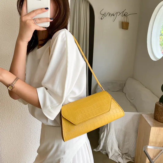 Bolsa Diagonal Retro Glam – Estilo & Personalidade